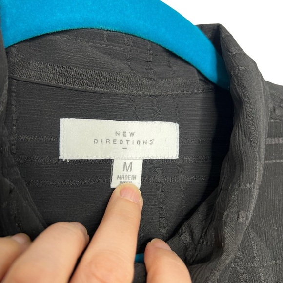 New Directions Black Grid Ruched Sleeve Shark Bite Hem Blouse - Picture 10 of 10